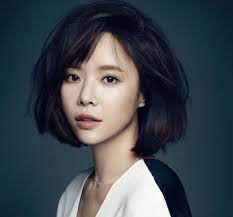 Iu is 26 year old south korean actress and singer. 15 Korean Actresses Who Slayed Their Short Hairstyles Annyeong Oppa