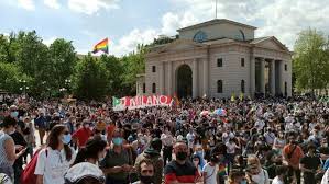 Quindi, oggi… covid declassato a influenza, aliquote rosa e ddl zan: Manifestazione A Milano Per Chiedere Approvazione Ddl Zan Su Omofobia Transfobia Abilismo
