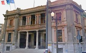 La costruzione di un nuovo edificio che dovesse servire come sede genovese della banca fu decisa dal consiglio superiore della banca d'italia il 18 settembre 1905, in quanto l. Il Palazzo Ex Sede Della Banca D Italia Acquistato Dall Universita Per 6 5 Mln Per Restituirlo Alla Citta L Eco Del Sud