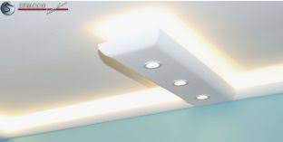 Man kann die gesamte decke abhängen und in die so entstandenen zwischenräume die spots integrieren. Stuckleisten Fur Led Einbauleuchten Und Spots Vom Hersteller