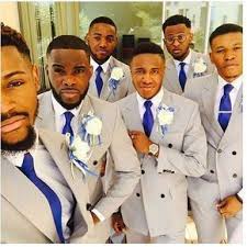 Les petits garçons pourront être habillés d'une culotte anglaise avec une chemise assortie ou être vêtu d'un petit costume. Follow Us Signaturebride On Twitter And On Facebook Signature Bride Magazine Garcons D Honneur Mariage Marie Et Garcons D Honneur Tenue Demoiselle D Honneur
