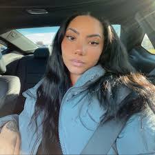 Sheena Mathis's Instagram, Twitter & Facebook