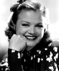 Simona Simon's Instagram, Twitter & Facebook