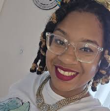 STA Alumni supporting the 8th graders