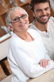 Maybe you would like to learn more about one of these? Jeune Homme Avec Femme Plus Agee Banque D Images Et Photos Libres De Droits Image 13867346