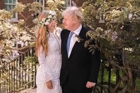 We provide brides & grooms with same day gown & suit rentals, same day steaming & retail gowns for any budget! Designer Wedding Dress Hire From 12 Glamour Uk