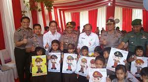 Pilih dari 2 000 gambar polisi download gratis gambar polisi kartun mobil polisi lainnya. Lomba Mewarnai Anak Berikan Warna Berbeda Beda Untuk Seragam Polisi Warta Kota