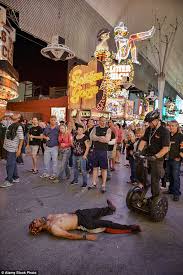 And they're one of the reasons this town of ours is so dang cool. Las Vegas Workers Reveal The Craziest Sights They Ve Witnessed Daily Mail Online