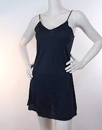 Les dernières tendances et des conseils mode pour assortir vos vêtements. Fond De Robe Fluide En Viscose Noir Creation De Fraly Reference Df1357