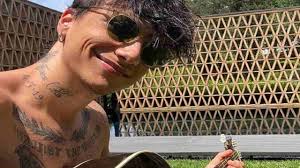 E damiano, da buon frontman, pare rispettare a pieno questi principi. Ultimo Sorriso Tatuaggi E Capelli Bagnati Fan In Delirio Foto