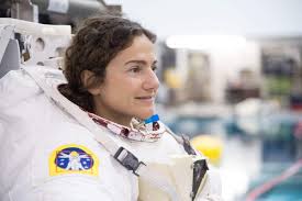 Nasa astronauts christina koch, jessica meir talk about 2024 voyage to the moon. Meet Christina Koch And Jessica Meir The Two Nasa Astronauts Who Are Going To Walk For Hours In Space Businessinsider India