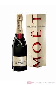 Moët & chandon grand vintage rosé 1985 (0,75l) v dřevěné dárkové krabičce. Moet Chandon Brut Imperial Champagner Gp 0 75l