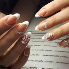 El negro por naturaleza suele ser un color elegante y sofisticado, y el rosa es el color representativo de las mujeres, es un color muy femenino y por supuesto no podía faltas en las decoraciones de uñas. Unas Francesas Decoradas 60 Ideas De Manicura 2021