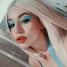 Chris Max † (@itsavamax)