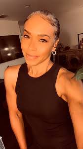 Diane Mendez's Instagram, Twitter & Facebook