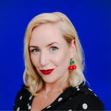 3 jaar geleden werd onze lieve Julie Emma ziek. Heel erg ziek. Het was het  begin van een rollercoaster die helaas op 17 september 2021 tot stilstand  kwam. Vanaf dat moment moesten