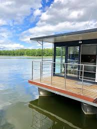 Leben auf dem wasser fragen und antworten, lagepläne, projekte. Floss Hausboot Ferienhaus Oder Appartement Auf Dem Wasser In Masuren Hausboot Masuren