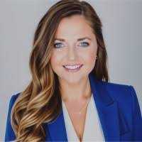 Kara Pelletier's Instagram, Twitter & Facebook