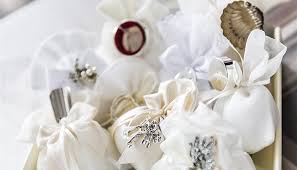 Perché non scegliere una pralina come segnaposto? Bomboniere Matrimonio Eleganti Speciale Argento