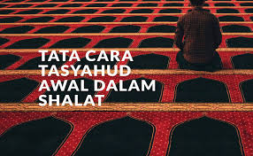 Ya allah kami memohon darimu pertolongan dan keampunan, kami memujimu dan tidak sesekali kami mengkufurimu, dan kami beriman kepadamu, kami menjauhi dan meninggalkan mereka yang menderhakaimu, wahai tuhan yang kami sembah,dan kepadamu kami menunaikan solat dan bersujud, dan kepadamu kami menuju, dan kami mengharapkan rahmatmu, dan kami sangat takut akan azabmu, sesungguhnya azabmu untuk mereka yang mengkufurimu,ya allah azabkanlah orang kafir, dan letakkanlah di hati mereka. Tata Cara Tasyahud Awal Dalam Salat