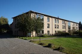 Mit unserem wohnungsfinder haben sie die möglichkeit unser wohnungsangebot nach ihren wünschen zu filtern und so die passende wohnung für sie zu finden. Pflegeheim Im Seniorenzentrum Am Waidhof Novalis Diakonie