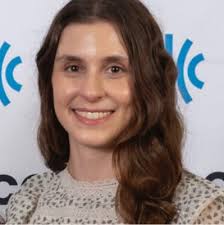 Muito contente em compartilhar que, hoje, tive a honra de apresentar o meu  Trabalho de Conclusão de Curso à Profa.Tathiane Piscitelli e ao Prof.