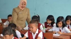 Bacaan doa pada awal majlis, merupakan suatu perkara yang wajib dilakukan dalam setiap acara atau majlis rasmi sekolah. Hari Guru Nasional 2020 Ini 20 Ucapan Hingga Doa Untuk Guru