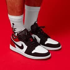 Red Black White Jordan 1 Low Black Toe Titolo Sneaker Boutique On Instagram They Re Back Get The Air Jordan 1 Low Black Toe Now Online Sho Sneaker Boutique Air Jordans Sneakers Men Fashion