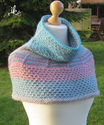 Die passende wolle sowie stricknadeln und weiteres zubehör finden sie bei uns. Cape Tricolor Strickanleitung
