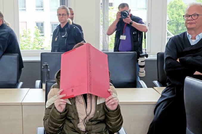 Fall Fabian: Im Saal zwinkert der verwaiste Vater der mutmaßlichen Mörderin  seines einzigen Sohnes zu - WELT