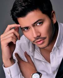 Ku bayang wajah indahmu bersamaku di sisiku kau ukir senyuman manis mu. Lirik Lagu Wanita Terakhir Fattah Amin Lirik Lagu