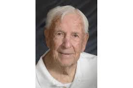 Mike Wollen's Instagram, Twitter & Facebook