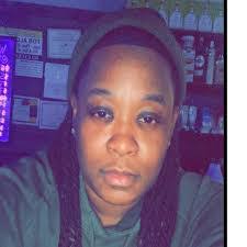 Sheena Chase's Instagram, Twitter & Facebook