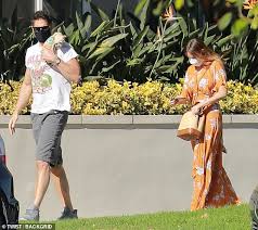 Who is joe manganiello married to? Sofia Vergara Shows Summery Style In Patterned Maxi Dress On Outing With Hubby Joe Manganiello In La Aktuelle Boulevard Nachrichten Und Fotogalerien Zu Stars Sternchen