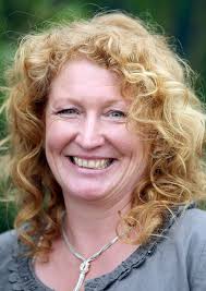 Pin By Jerry E On Charlie Dimmock Tv Presenters Makeover Shows Charlie