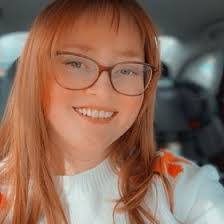 Lola Barlow's Instagram, Twitter & Facebook