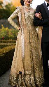 41 Modern Indian Wedding Dresses And Wedding Gowns Ideas Lovellywedding Indian Wedding Outfits Bridal Outfits Indian Wedding Dress