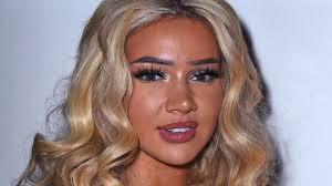 Taylor hatte sich dafür praktisch kaum gestylt, wie sie auf instagram erzählt. Shirin David Polizei Drama Die Situation Eskaliert Intouch