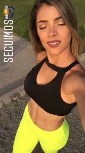 La bella Estrella 🌟 con su outfit GUSANITO BRASILERO PINK 🔥😎🤙🏻 pídelo  en tu talla y color favorito, comprime el abdomen y tiene buen realce 🍑