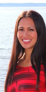 Shelly Sampson's Instagram, Twitter & Facebook