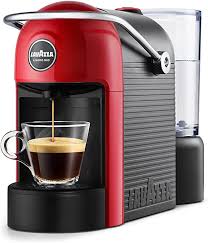 Founded in turin in 1895 by luigi lavazza, it was initially run from a small grocery store at via san tommaso 10. Lavazza A Modo Mio Jolie Kapsel Kaffeemaschine Rot Amazon De Kuche Haushalt