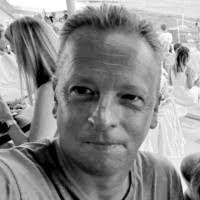 Elliot Parker's Instagram, Twitter & Facebook