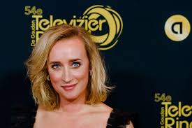 In 2006, he received his phd from the european molecular biology laboratory (embl) in heidelberg where he conducted his thesis in the lab of dr. Kijker Mag Aan Eva Jinek Bij Rtl Wennen Zonder Reclame Villamedia