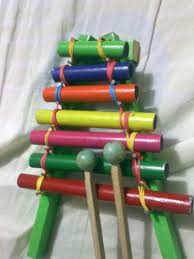 Instrumentos musicales caseros (no suenan tan bien) pasar una tarde construyendo instrumentos musicales con material reciclado es muy divertido para los pequeños de la casa. Prepare Algunos Instrumentos Musicales Con Material Reciclable Les Dejo Instrumentos Musicales Caseros Instrumentos Musicales Para Ninos Instrumentos Caseros