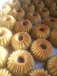 طريقة عمل معمول السميد ومعمول الطحين كعك العيد بالسميد والطحين Arabic Dessert Arabic Sweets Cookie Recipes