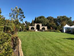 Flaxbourne Is Set In The Bedfordshire Buckinghamshire Countryside Just 5 Miles From Milton Keyn Outdoor Wedding Venues Perfect Wedding Venue Outdoor Wedding