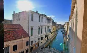 Appartamento due camere in affitto a mestre viale garibaldi in splendida posizione comoda a tutti i servizi e ai palazzo storico di venezia, nel sestiere di san marco, affittasi appartamento dalle ampie metrature posto al terzo piano. Venice2live I Migliori Appartamenti In Affitto A Venezia