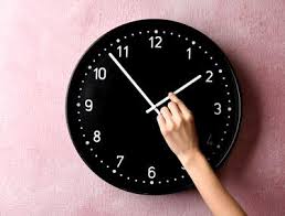 Similar, in ultima duminica a lunii martie se trece la ora de vara. Ora De IarnÄƒ 2020 Cand È™i Cum Se SchimbÄƒ Ora Libertatea