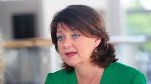 Leanne Wood criticised by Standards Commissioner for calling a blogger an  'arsehole'