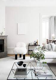20 simple coffee table styling tricks guests always notice wohnzimmer inspiration minimalistisches wohnzimmer wohnung einrichten